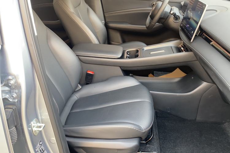 Used Baojun Yunhai 2024 140km Plug-in Hybrid Version
