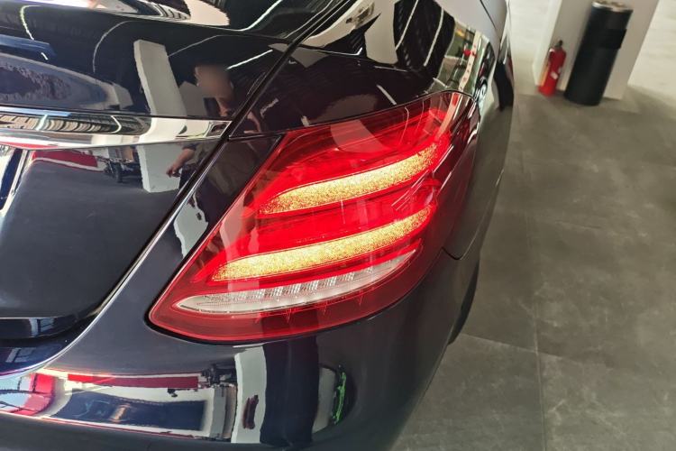 Used Mercedes-Benz E-Class 2017 E 300 L Sporty and Stylish Model
