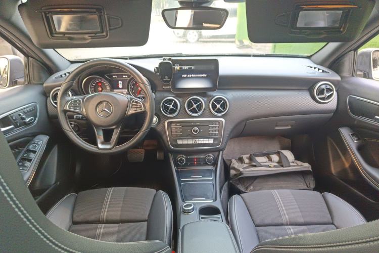 Used Mercedes-Benz A-Class 2017 Revised Version A 200 Fashion Edition

