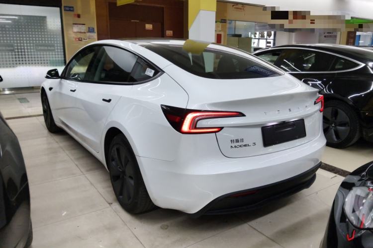 Used Tesla Model 3 2023 Rear-Wheel-Drive Version Exterior 2