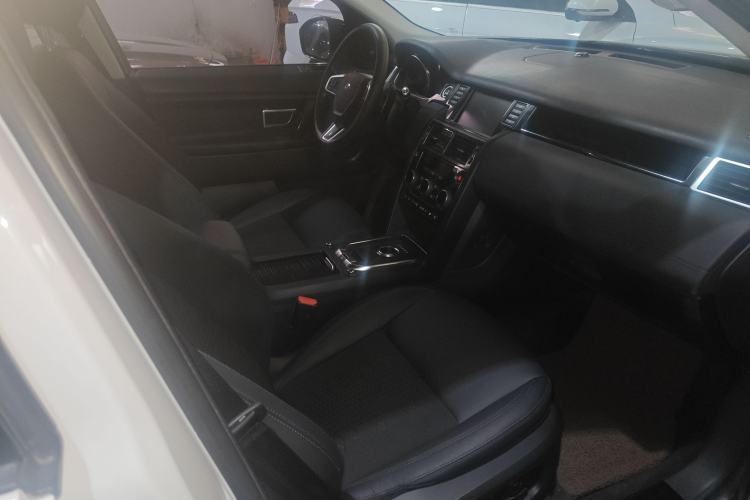 Used Land Rover Discovery Sport 2019 240 PS PURE Edition China VI Standard Right Front Seat