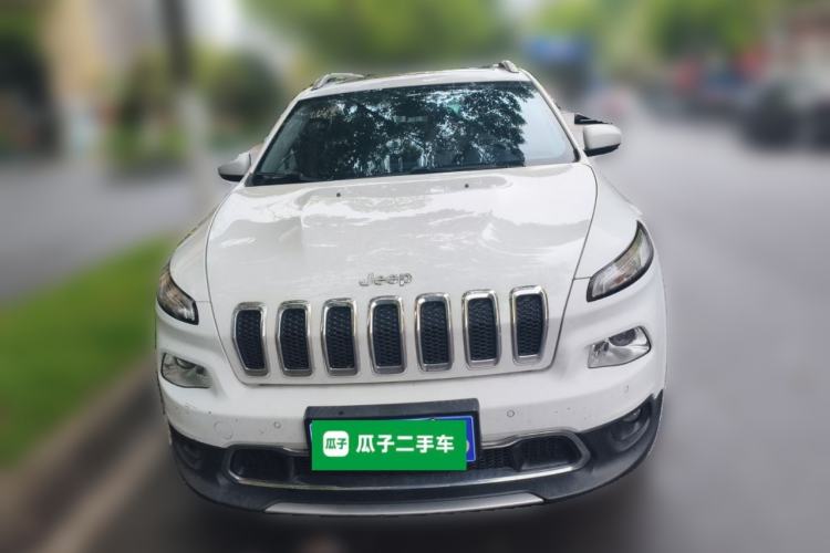 Used Jeep Cherokee 2016 2.4L Professional Smart Version Front