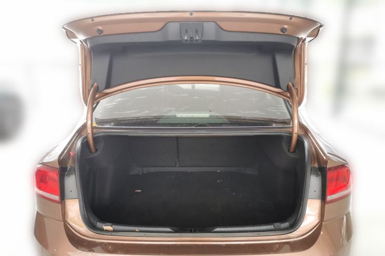 Used Volkswagen Lamando 2015 280TSI DSG Comfort Edition Trunk