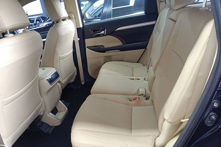 Used Toyota Highlander 2015 2.0T Two-Wheel Drive Elite Edition 7 Seats