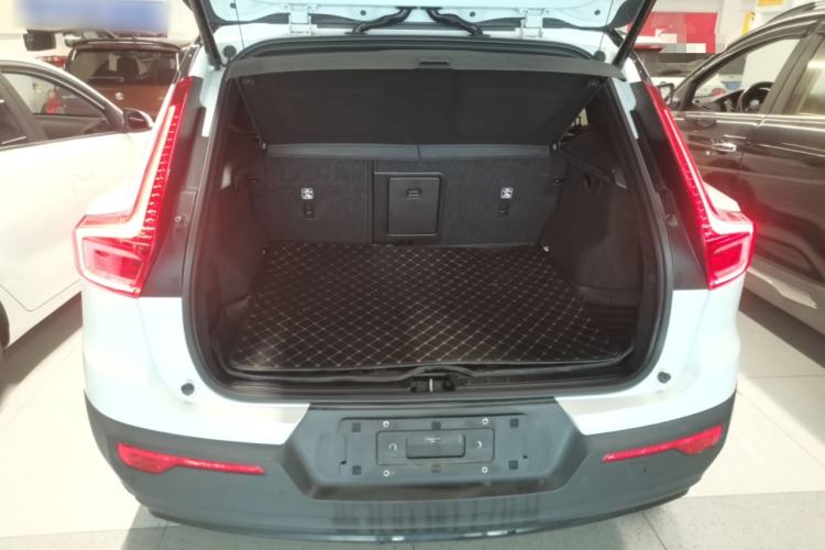 Used Volvo XC40 2022 T4 Four-Wheel Drive Smart & Dynamic Sport Edition Trunk