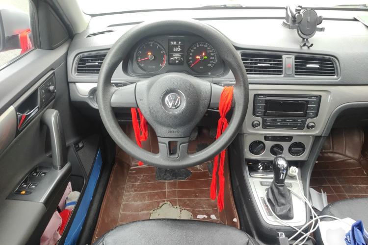 Used Volkswagen Lavida 2013 Revised Classic 1.6L Automatic Fashion Edition