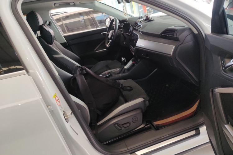 Used Audi Q3 2021 35 TFSI Progressive Dynamic Edition Right Front Seat