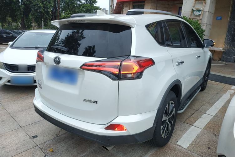 Used Toyota RAV4 2016 2.0L CVT Two-Wheel Drive Fashion Edition China V Standard