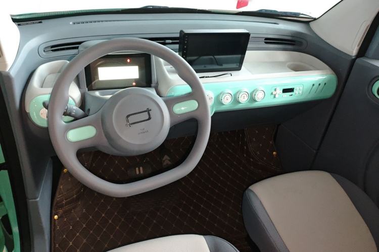 Used Bestune Pony 2024 170km Range Energizing Horse Center Console