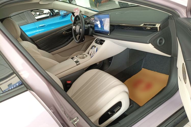 Used AION RT 2025 650 LiDAR Edition Right Front Seat