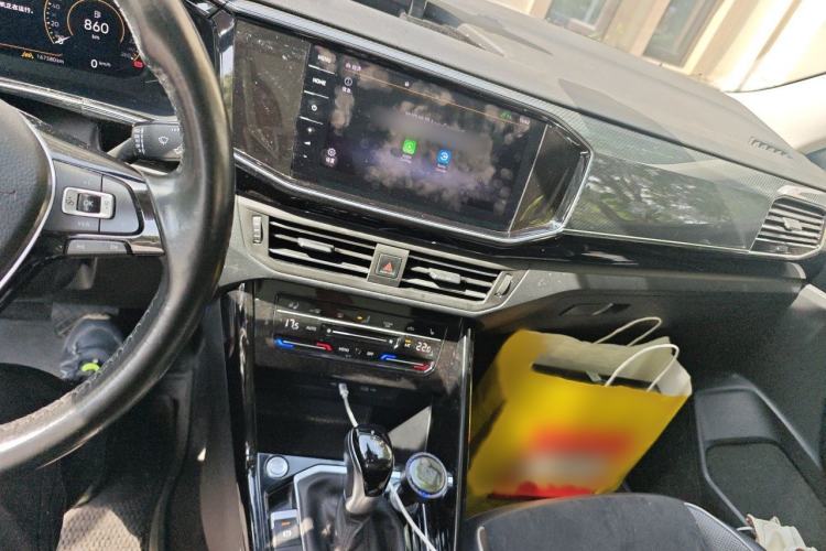 Used Volkswagen Tayron 2020 330TSI Two-Wheel Drive Luxury Connected Pro Edition Audio And AC Panel
