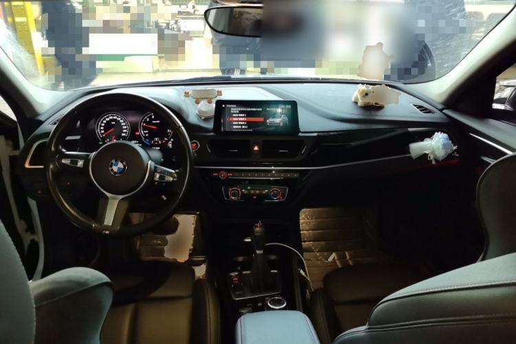 Used BMW 1 Series 2019 118i M Sport Package Center Console