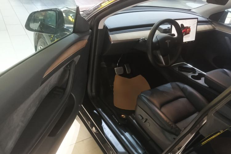 Used Tesla Model Y 2022 Rear-Wheel-Drive Version