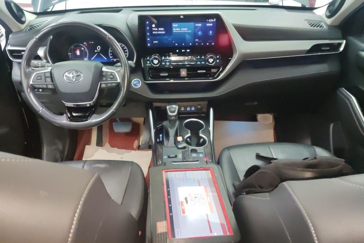 Used Toyota Highlander 2022 Dual-Engine 2.5L Four-Wheel Drive Supreme Edition 7-Seater Center Console
