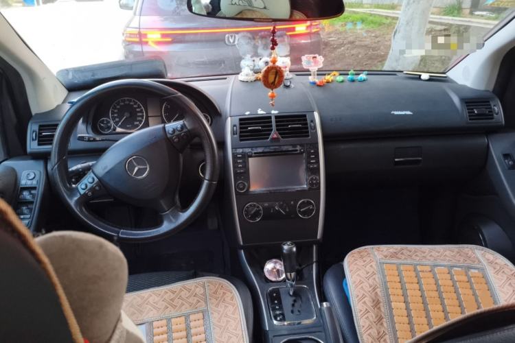 Used Mercedes-Benz A-Class 2011 A 160 Center Console