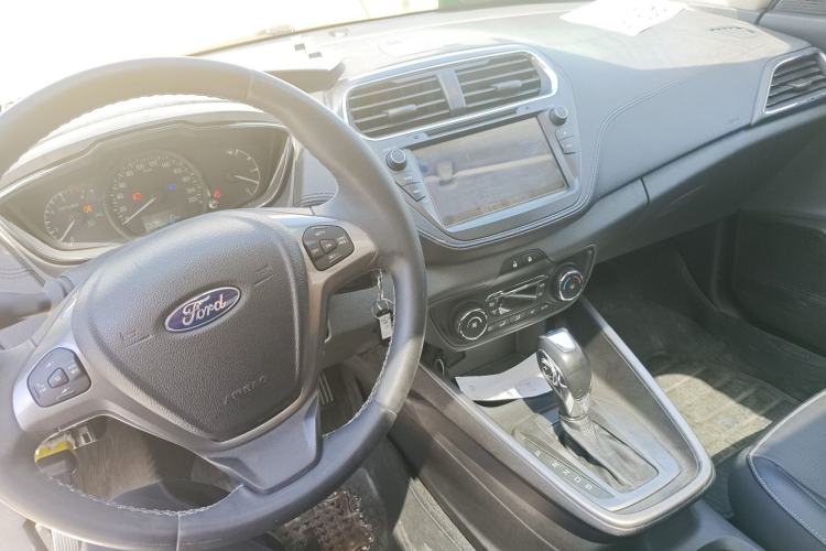 Used Ford Escort 2017 Happiness Edition 1.5L Automatic Fashion Version Center Console