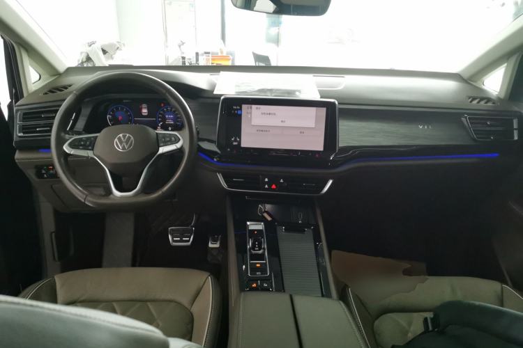 Used Volkswagen Viloran 2022 380TSI Prestige Edition Center Console