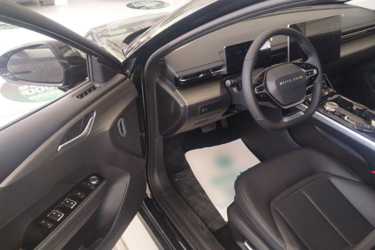 Used Wuling Xingguang 2024 Co-Creation Edition 510 Advanced Model
