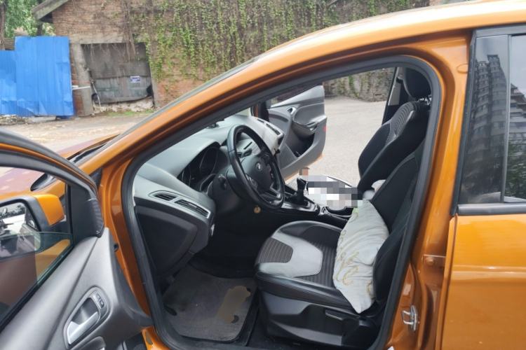 Used Ford Focus 2015 Hatchback 1.6L Manual Fashion Edition