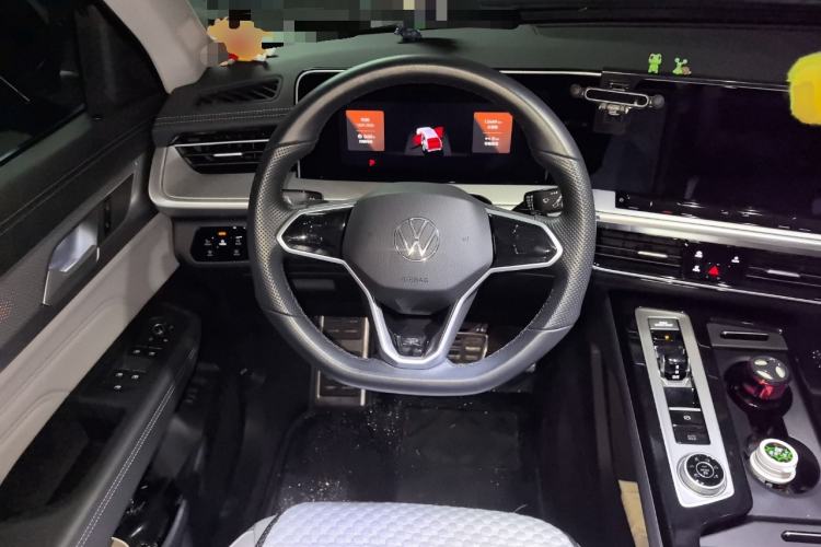 Used Volkswagen Tavendor 2024 380TSI All-Wheel Drive R-Line Cruise Edition