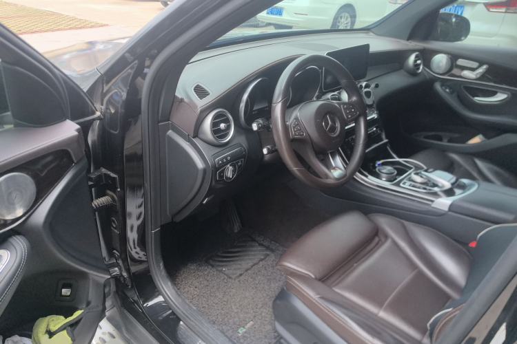 Used Mercedes-Benz GLC 2017 GLC 260 4MATIC Luxury Model
