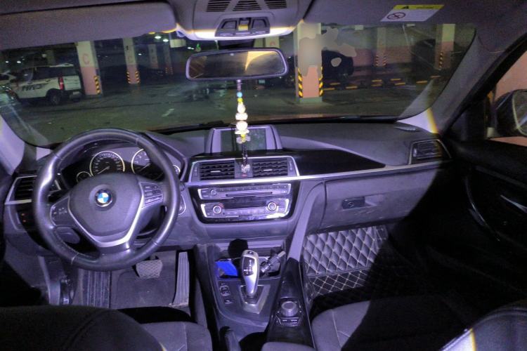 Used BMW 3 Series 2017 320Li Fashion Model Center Console