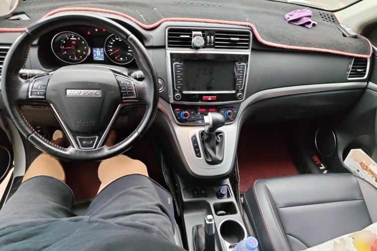 Used Haval M6 2019 1.5T DCT Two-Wheel Drive Elite Version China V Standard Center Console