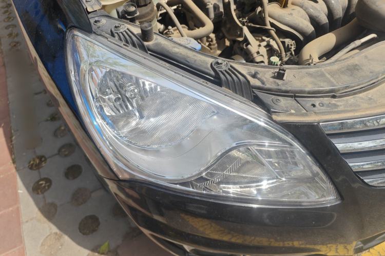 Used Hyundai Celesta 2011 1.6L Manual Luxury Model Right Front Headlight