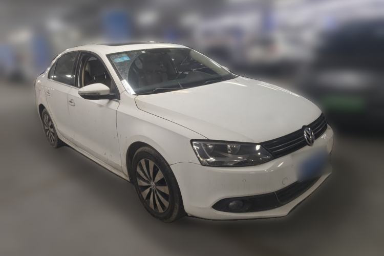 Used Volkswagen Sagitar 2012 1.8TSI Automatic Flagship Edition Front Right 45 Deg