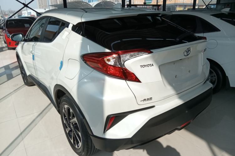 Used Toyota IZOA 2018 2.0L Yichi Version China VI Standard