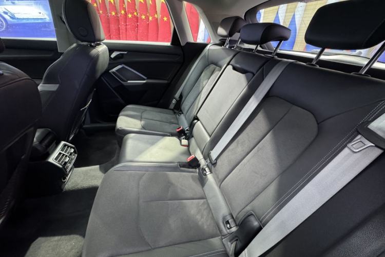 Used Audi Q3 2022 35 TFSI Progressive Dynamic Edition Interior 6