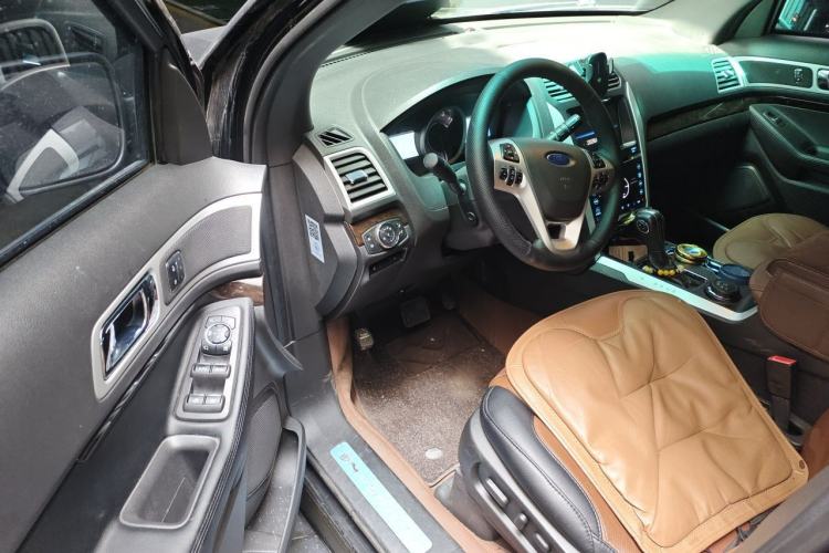Used Ford Explorer 2013 3.5L Deluxe Model