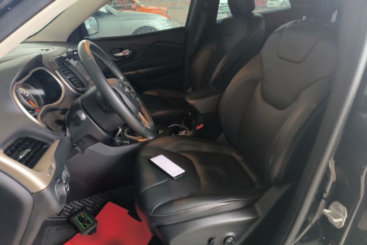 Used Jeep Cherokee 2016 2.4L Professional Smart Version