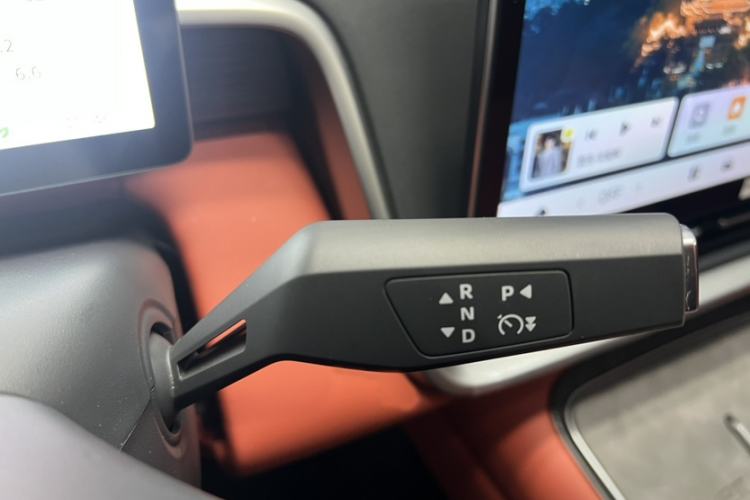 Used Dongfeng eπ eπ008 2024 210Max Range-Extended Version 6 Seats
