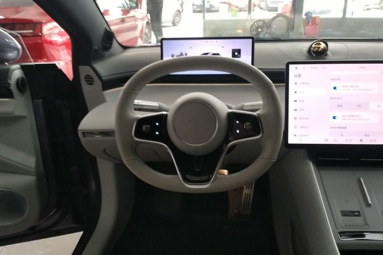 Used Hima Luxeed S7 2025 705 km Pro Steering Wheel