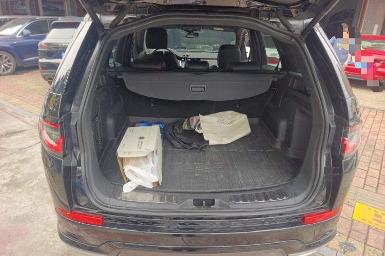 Used Land Rover Discovery Sport 2020 249 PS R-Dynamic Performance Edition Trunk