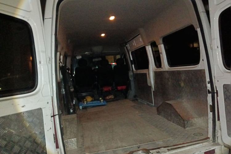 Used SAIC MAXUS Xintu V80 2021 2.0T Manual Classic Aoyuntong Long Wheelbase Mid-Roof 6/7/8/9-Seater