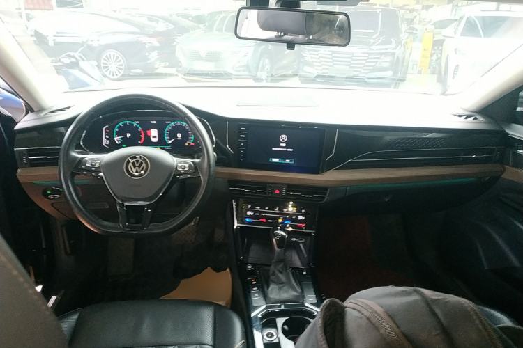 Used Volkswagen Passat 2020 Revised Version 330TSI Luxury Edition China VI Standard