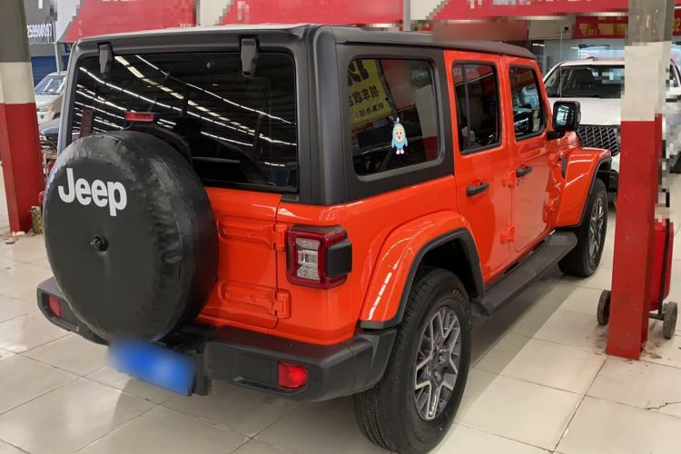 Used Jeep Wrangler 2019 2.0T Sahara Four-Door Version China VI Emission Standard
