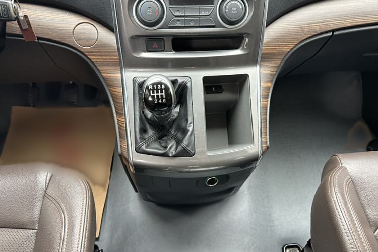 Used FORTHING Lingzhi PLUS 2021 Travel Edition 2.0L Manual Luxury 7-Seater
