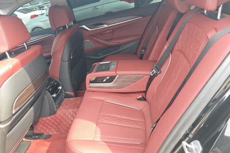 Used BMW 5 Series 2022 Second Facelift 530Li Luxury Edition Premium Package
