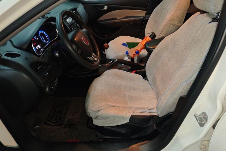 Used Fiat Viaggio 2015 1.4T Manual Enjoyment Edition Left Front Seat