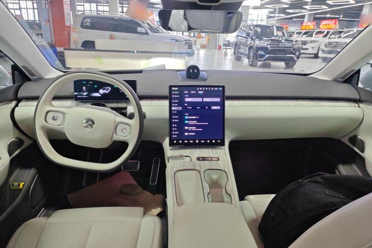 Used Nio ET7 2023 100kWh Signature Edition
