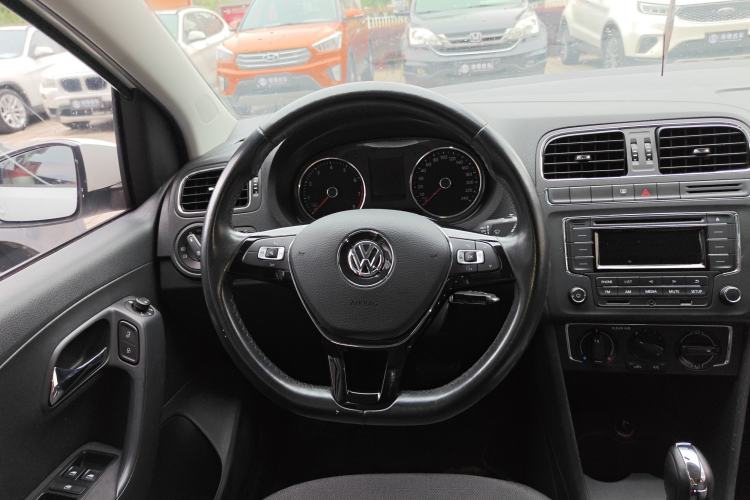 Used Volkswagen Polo 2016 1.6L Automatic Comfort Model Steering Wheel