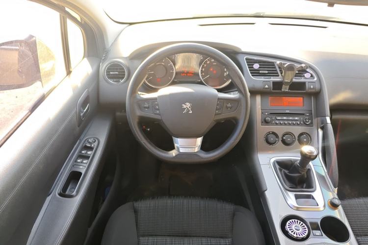 Used Peugeot 3008 2016 2.0L Manual Classic Edition
