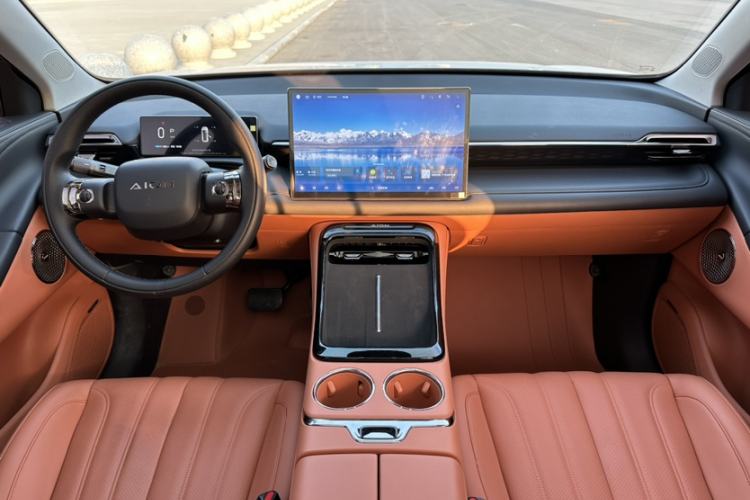 Used AION V 2024 Aion Tyrannosaurus 650 Smart Premium Edition