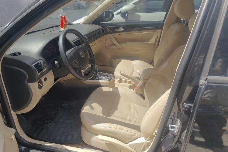 Used Volkswagen Passat 2009 2.0L MFI Automatic Luxury Edition