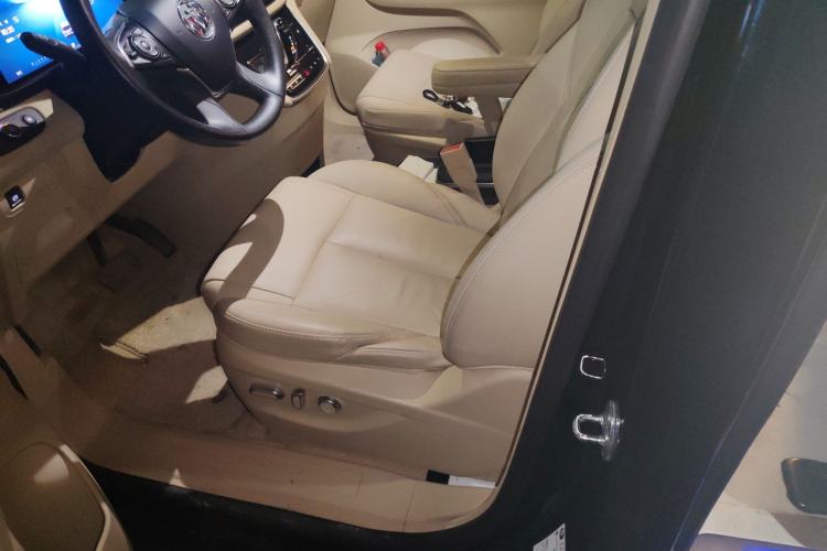 Used Buick GL8 2023 ES Lu Zun Deluxe Model
