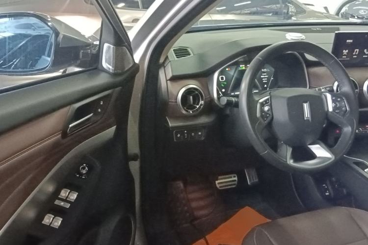 Used Wey VV6 2018 2.0T Two-Wheel-Drive Ultra-Luxury Version China V Standard
