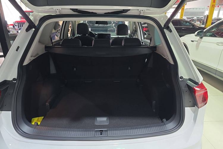 Used Volkswagen Tiguan L 2022 330TSI Automatic Two-Wheel Drive R-Line Enhanced Edition